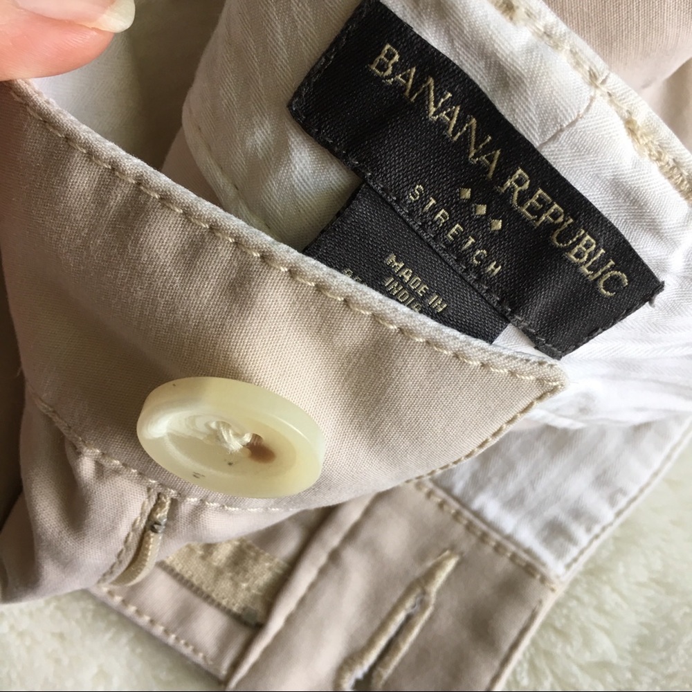 {BANANA REPUBLIC} Stretch Cream Slim Cropped Pant - Picture 6 of 6